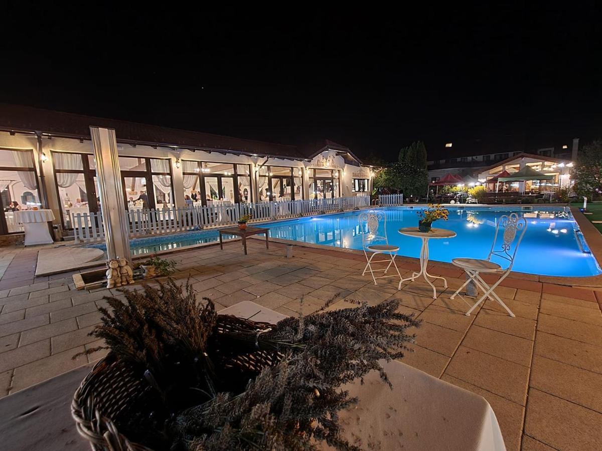 Hotel Bielmann Sînpetru 外观 照片