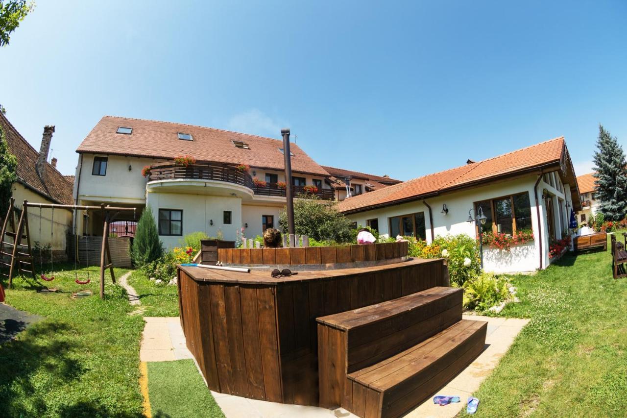 Hotel Bielmann Sînpetru 外观 照片