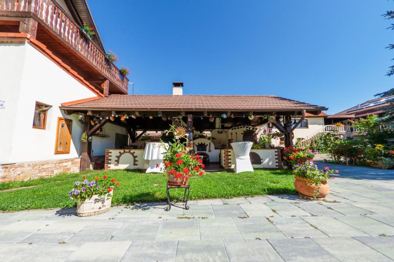 Hotel Bielmann Sînpetru 外观 照片