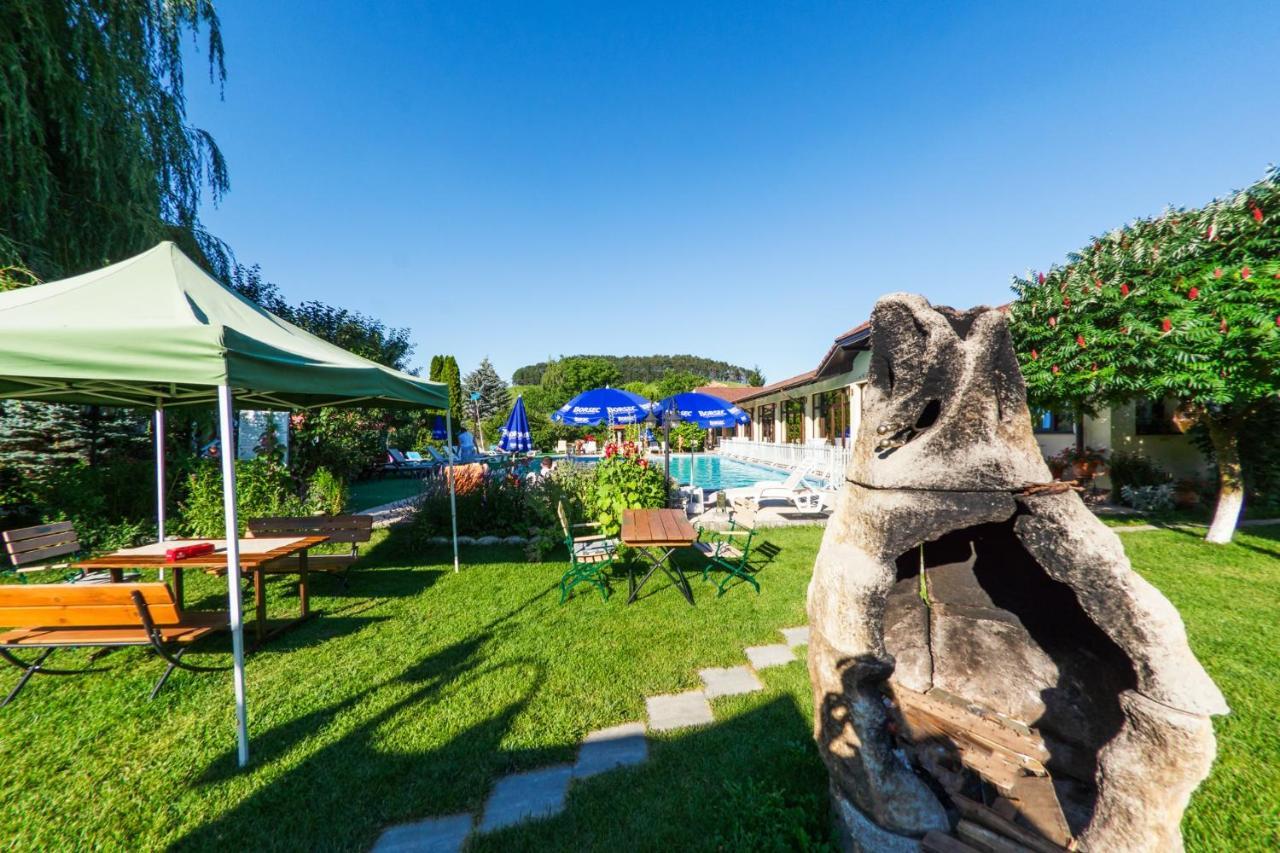 Hotel Bielmann Sînpetru 外观 照片