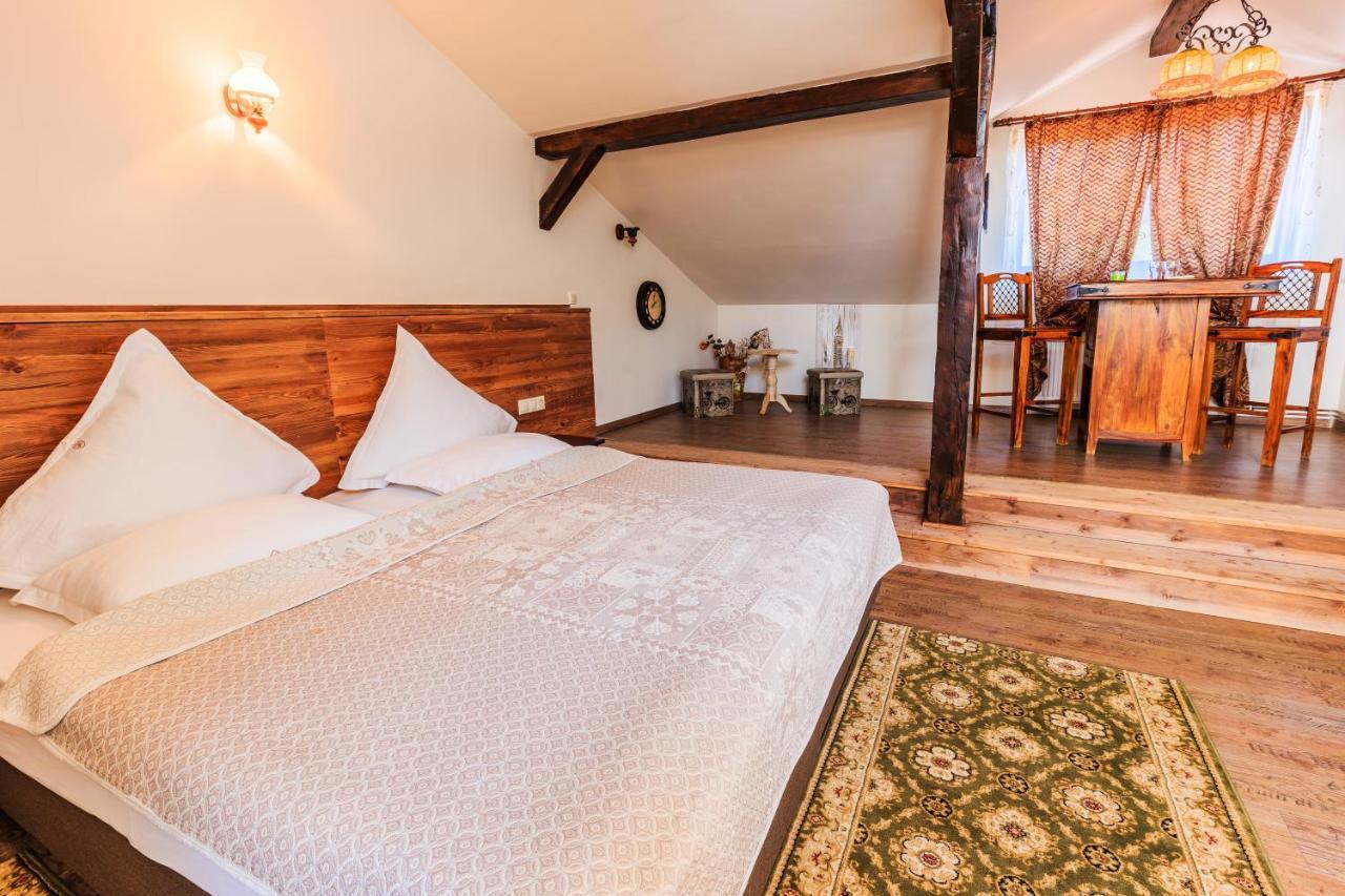 Hotel Bielmann Sînpetru 外观 照片