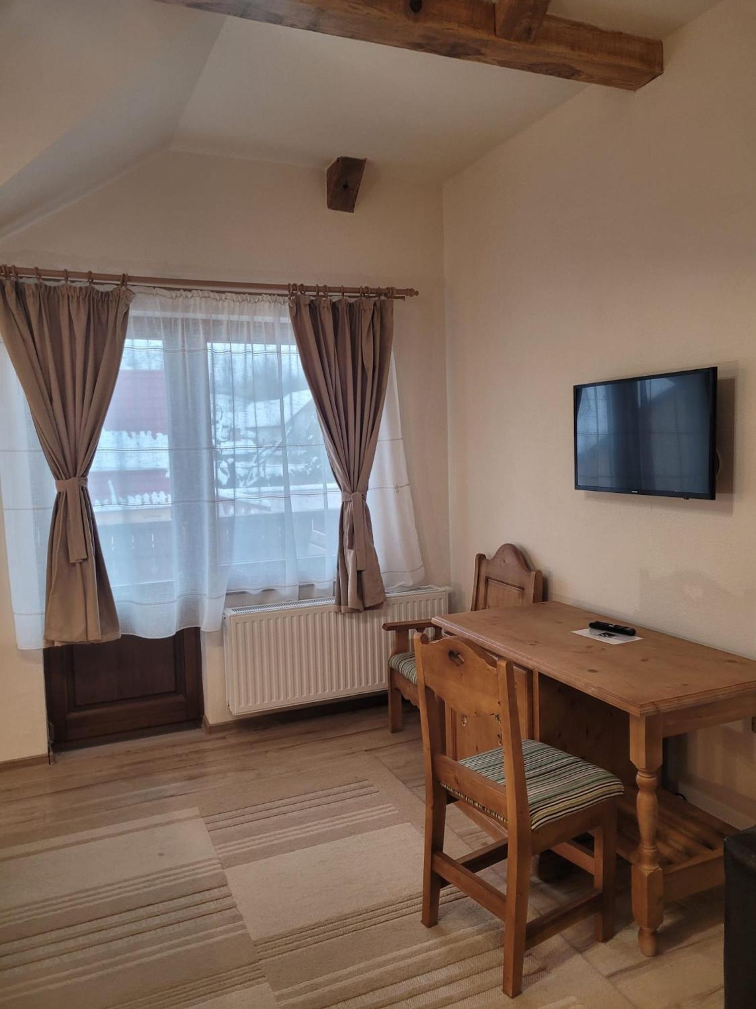 Hotel Bielmann Sînpetru 外观 照片