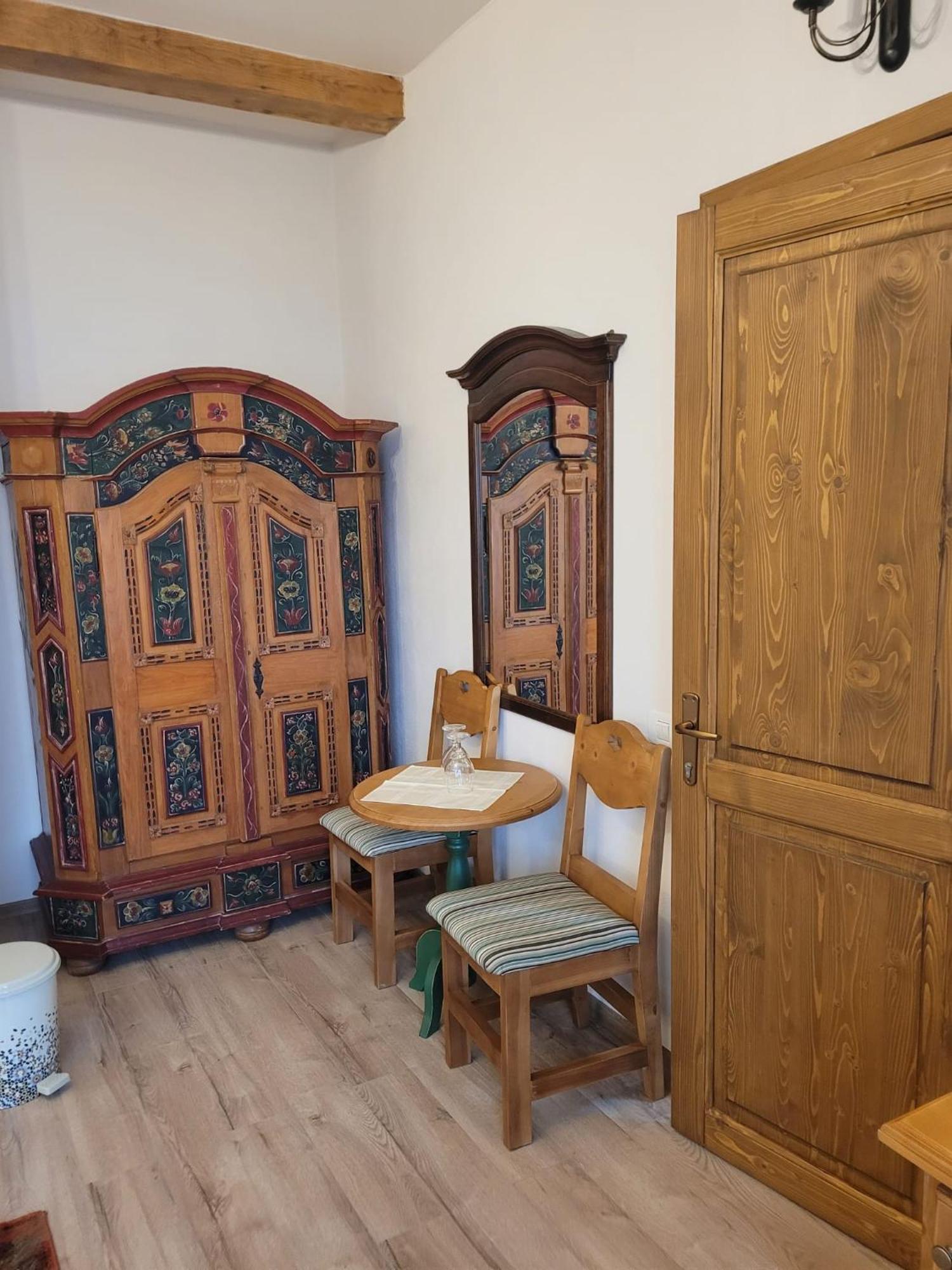 Hotel Bielmann Sînpetru 外观 照片