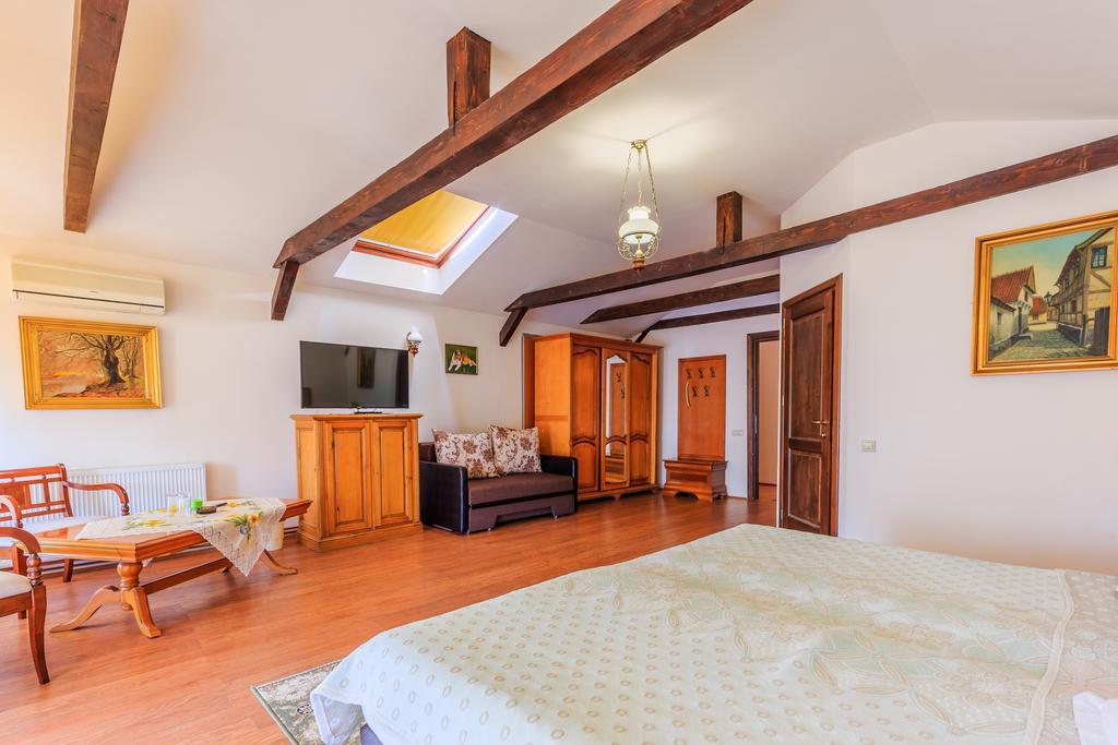Hotel Bielmann Sînpetru 外观 照片