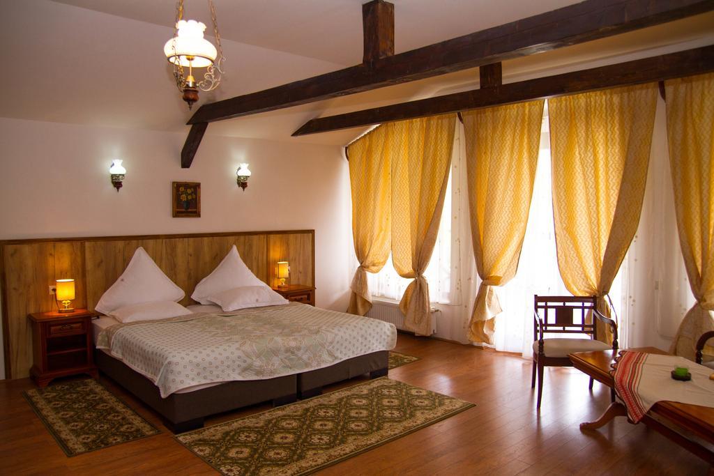 Hotel Bielmann Sînpetru 外观 照片