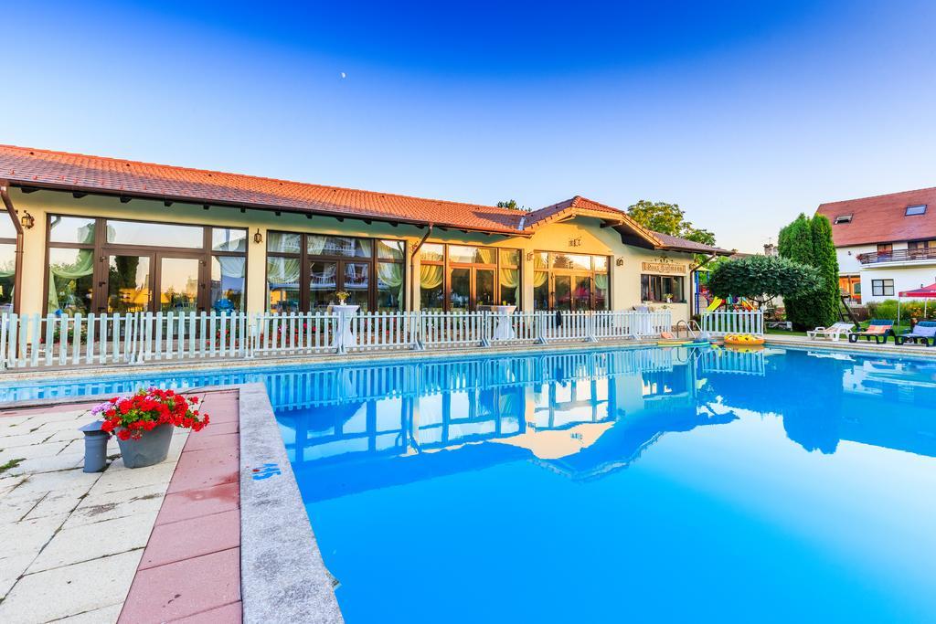 Hotel Bielmann Sînpetru 外观 照片